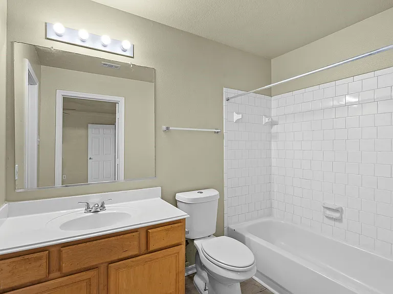 105 Green Isle Ave #120 — Photo 15