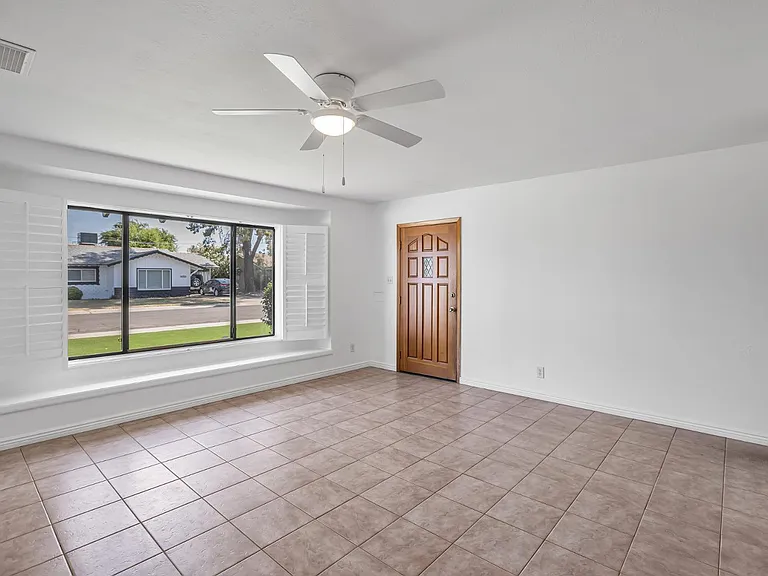 8308 E Turney Ave — Photo 3