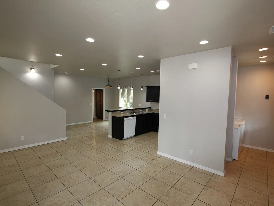 504 S O'Leary St