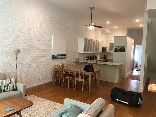 Rented by R New York | media 16