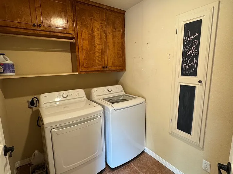 4112 Evergreen Cir — Photo 12