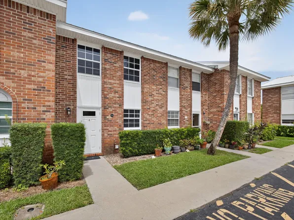 417 N Cypress Drive #11, Tequesta, FL 33469