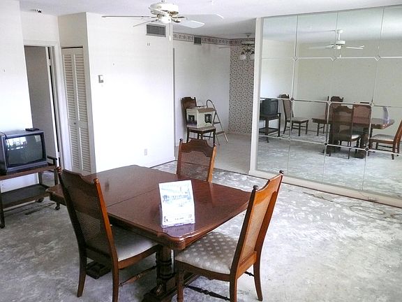 4th image of 1504 N 12th Ct APT 6B