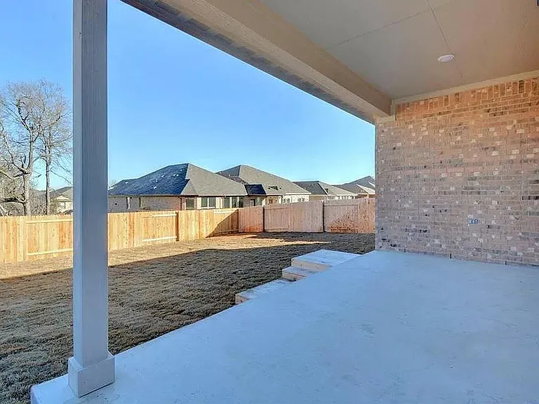 1605 Torre St — Photo 22