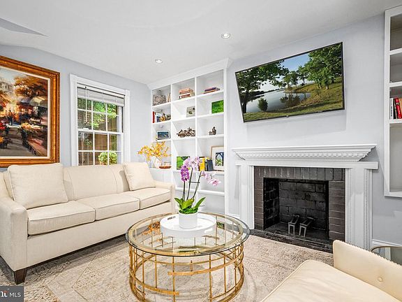 4th image of 2918 O St NW