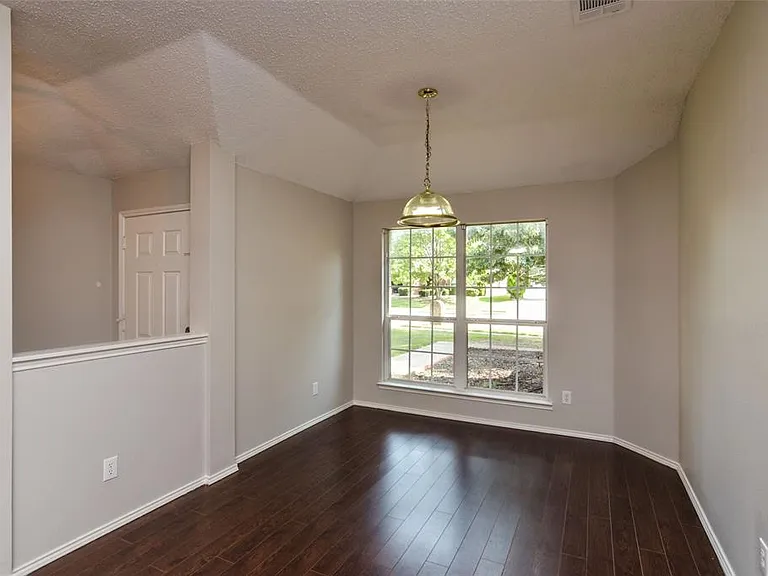 2404 Glenhaven Dr — Photo 6