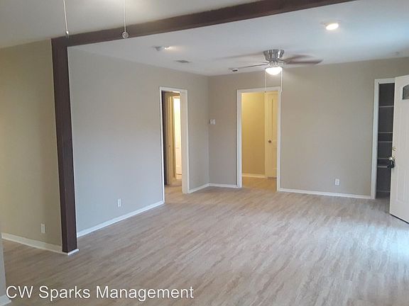 4th image of 2133 Glenfield Ave