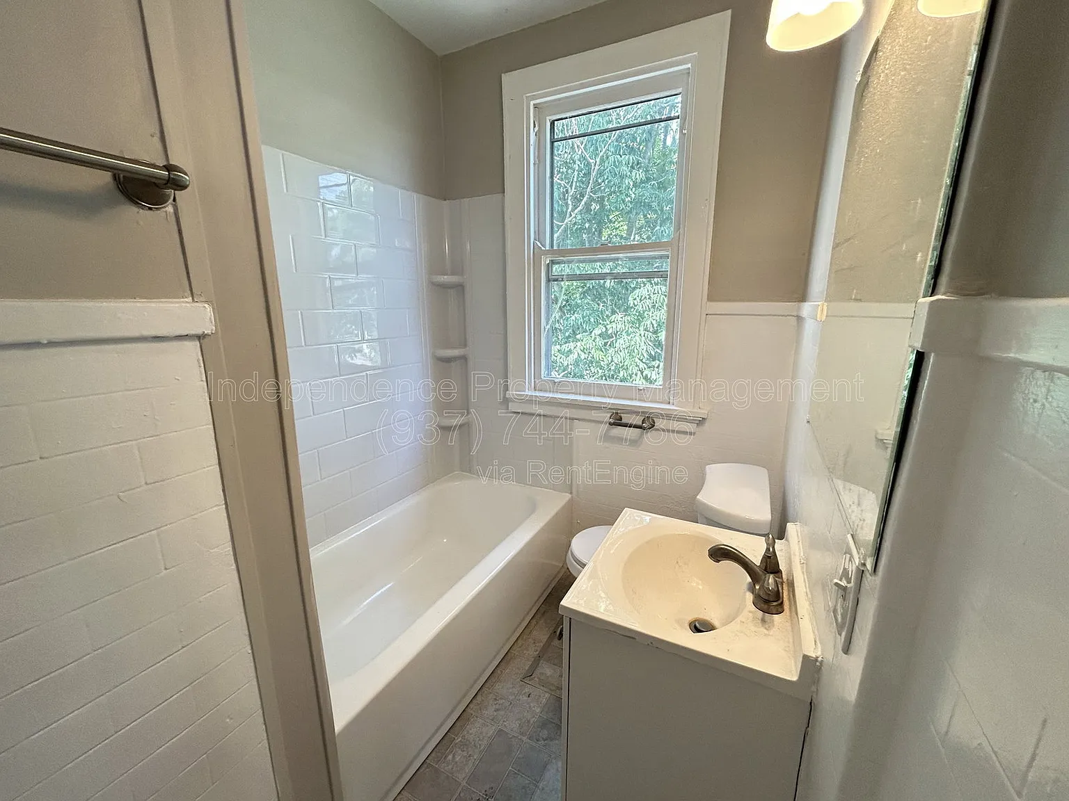 1 bed, 1.0 bath, $925 — Photo 2