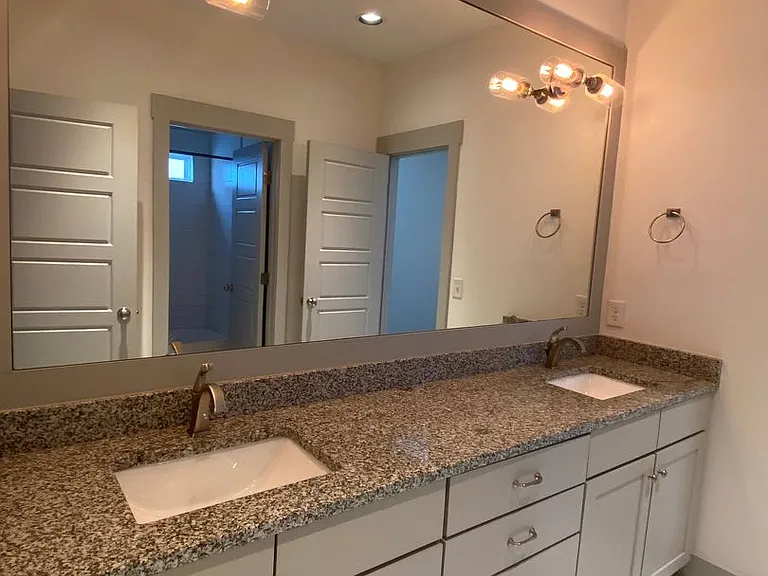 1104B W Grove Ave — Photo 10