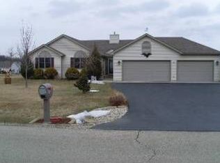 3829 Twin Oaks Dr, Wonder Lake, IL