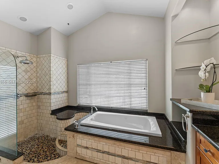 1179 Laguna Springs Dr — Photo 23
