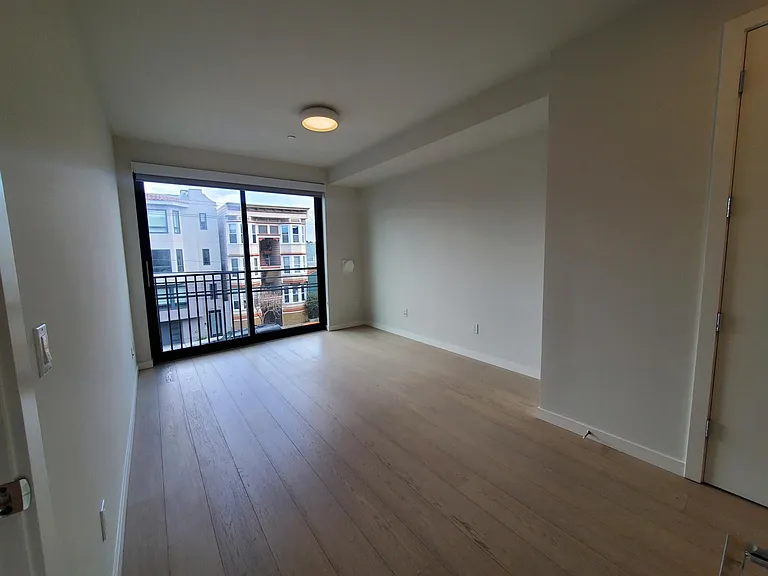 2600 Harrison St #304 — Photo 9