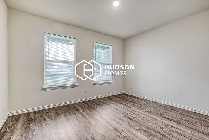 772 Mitchell Ave — Photo 7