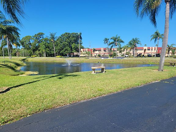 4th image of 206 Cedarwood Cir