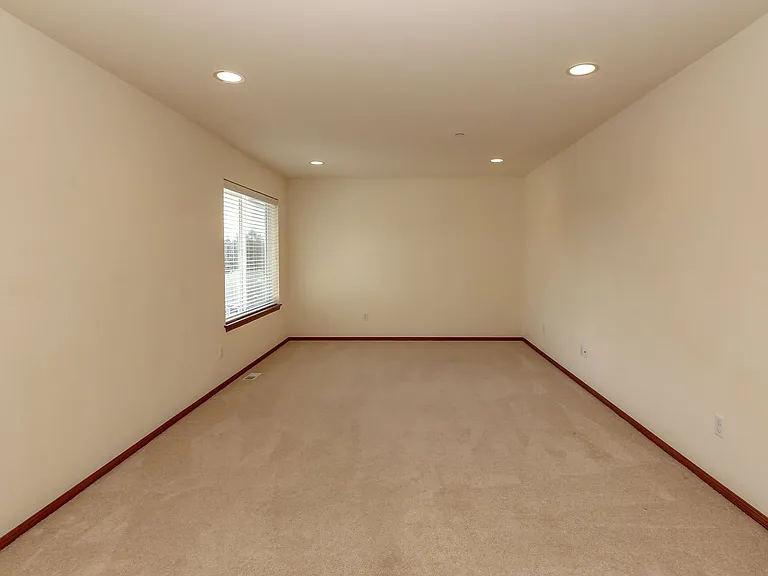 1187 Swan Loop — Photo 24