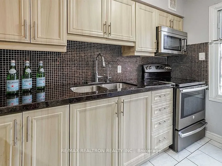 28 Rexdale Blvd #16 — Photo 5