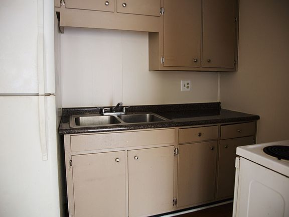 4th image of 1880 Green Dr NW #31
