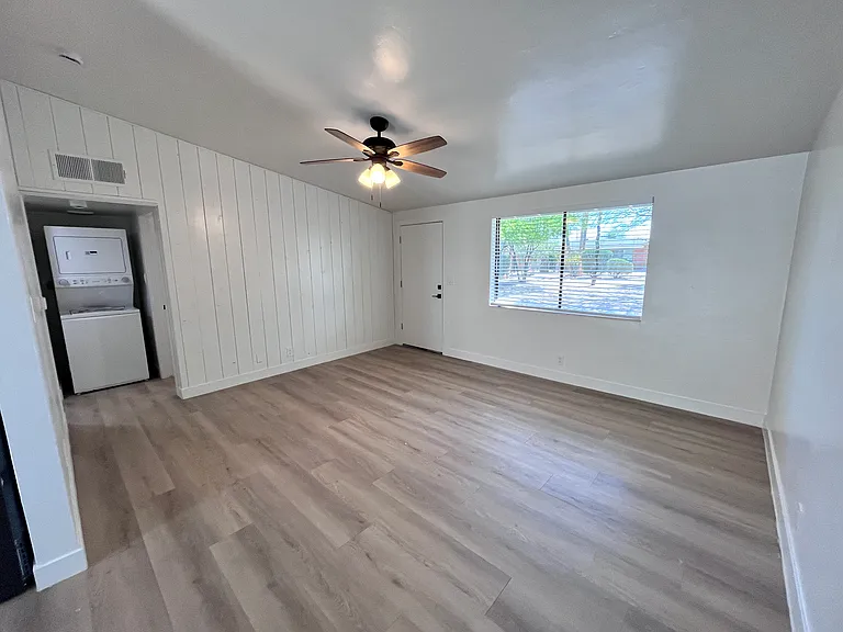 2555-2579 E Water St #2559 — Photo 12