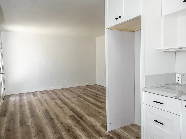 443 1/2 S Evergreen Ave #443 — Photo 2