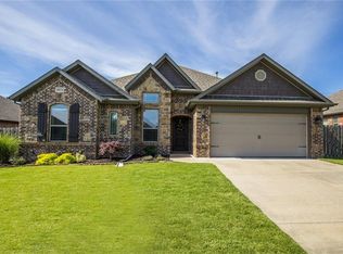 5613 W Murfield Dr, Rogers, AR 72758