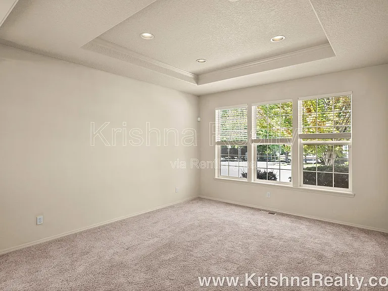 13686 NW Henninger Ln — Photo 3