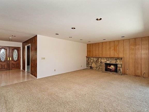 3rd image of 6625 Abbottswood Dr