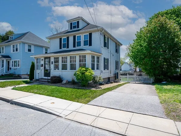 22 W Walnut St, Milford, MA 01757