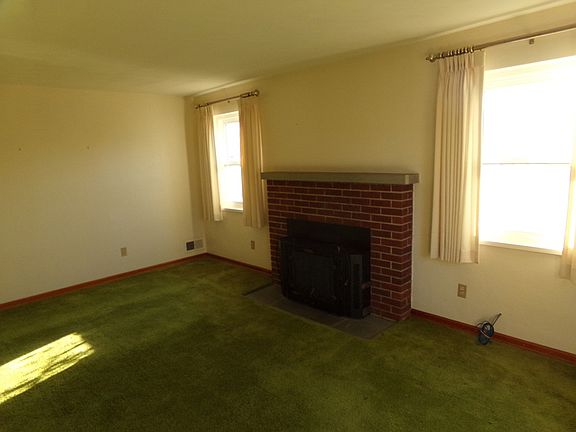 3rd image of 4270 Parkway Dr