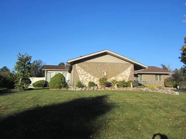 5N630 Santa Fe Trl, Bloomingdale, IL 60108