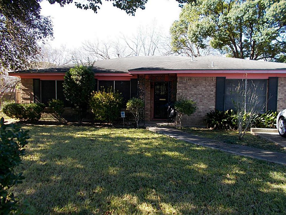 1st image of 6203 Wipprecht St