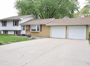 8236 Quinn Rd, Bloomington, MN 55437