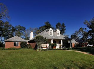 5934 Riverbend Lakes Dr, Baton Rouge, LA 70820