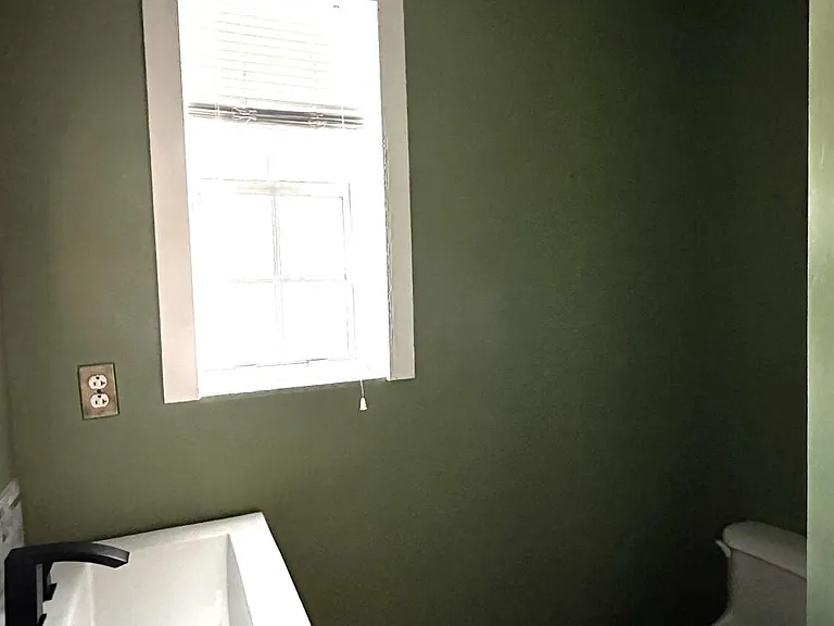 2836 Ionic Ave — Photo 17