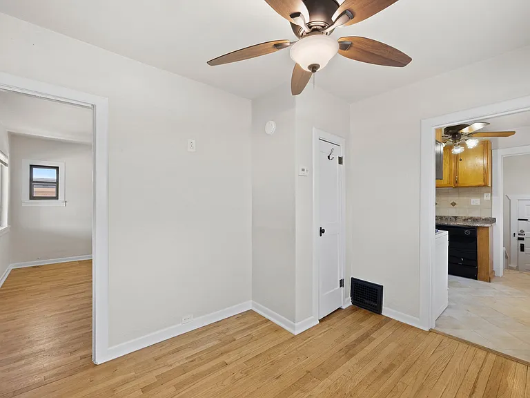 4326 N Clay St — Photo 13