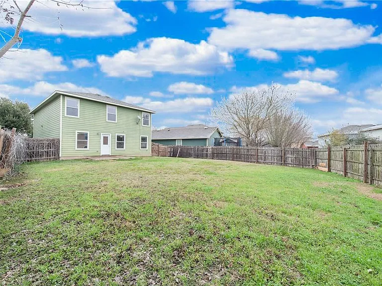 7409 Elk Pass Dr — Photo 4
