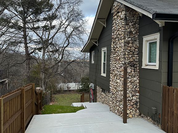 3rd image of 3115A Rockmeade Dr #A