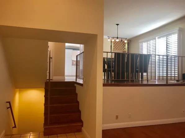 17807 Devonshire St Unit 4, Northridge, CA 91325