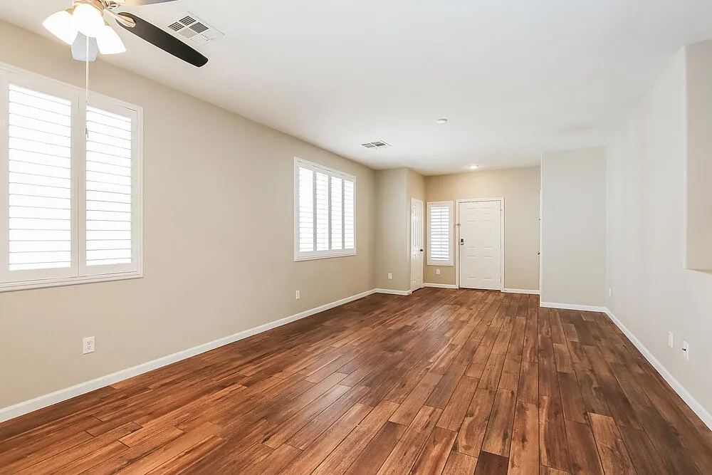3 bed, 2.0 bath, 1244 sqft, $1,905 — Photo 4