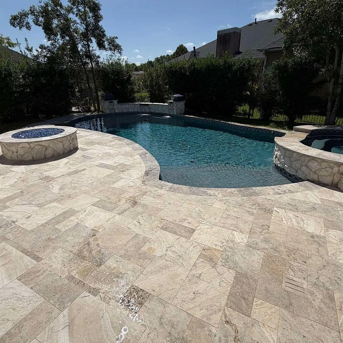 3 bed, 3.0 bath, 2694 sqft, $4,000 — Photo 3