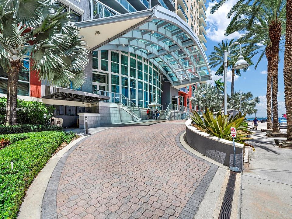 The Mark Condo-incls two parking spaces-one self park and one valet plus your guests can valet