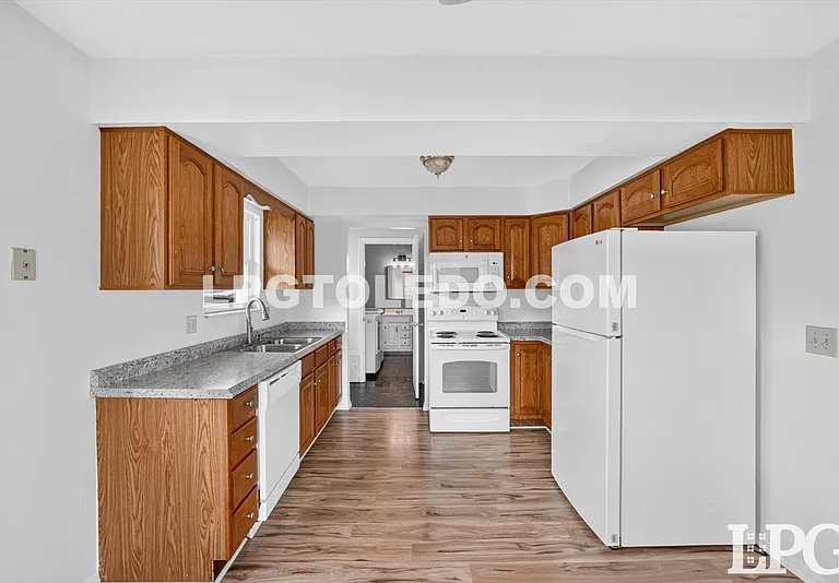 1818 Christian Ave — Photo 11