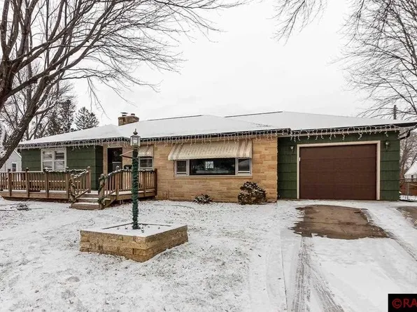 710 Gwyn Dr, Mankato, MN 56001