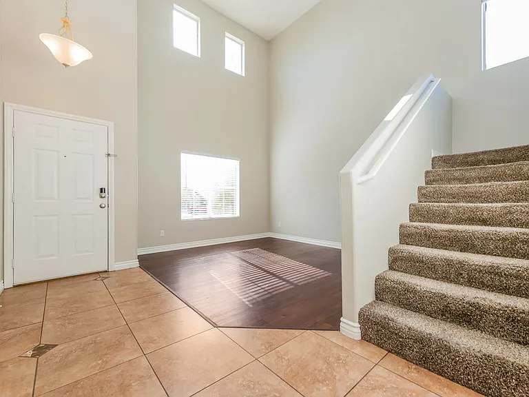 5305 Santa Fe Heights St — Photo 5