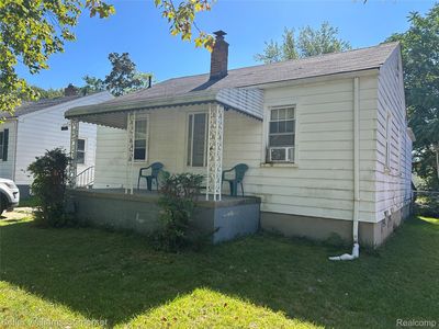 18932 Washtenaw St, Harper Woods, MI, 48225