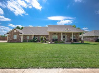 615 N Songbird Way, Mustang, OK 73064