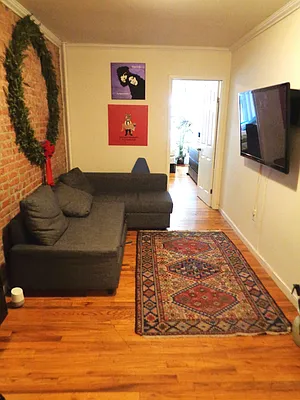 Rented by Metropolitan Equities | media 3