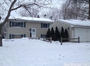 11501 Red Fox Dr N, Maple Grove, MN 55369