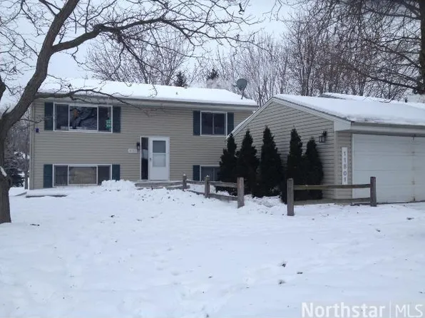 11501 Red Fox Dr N, Maple Grove, MN 55369