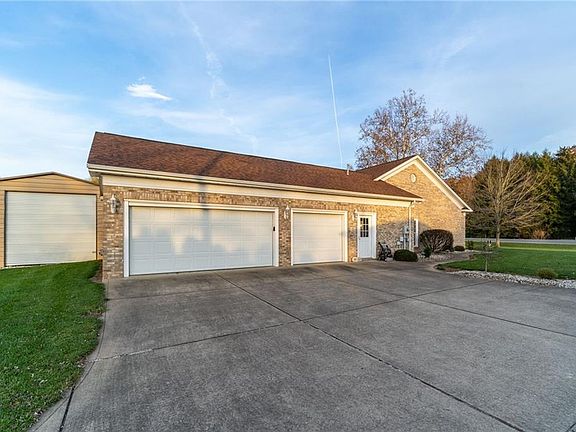 3rd image of 295 Orange Dr