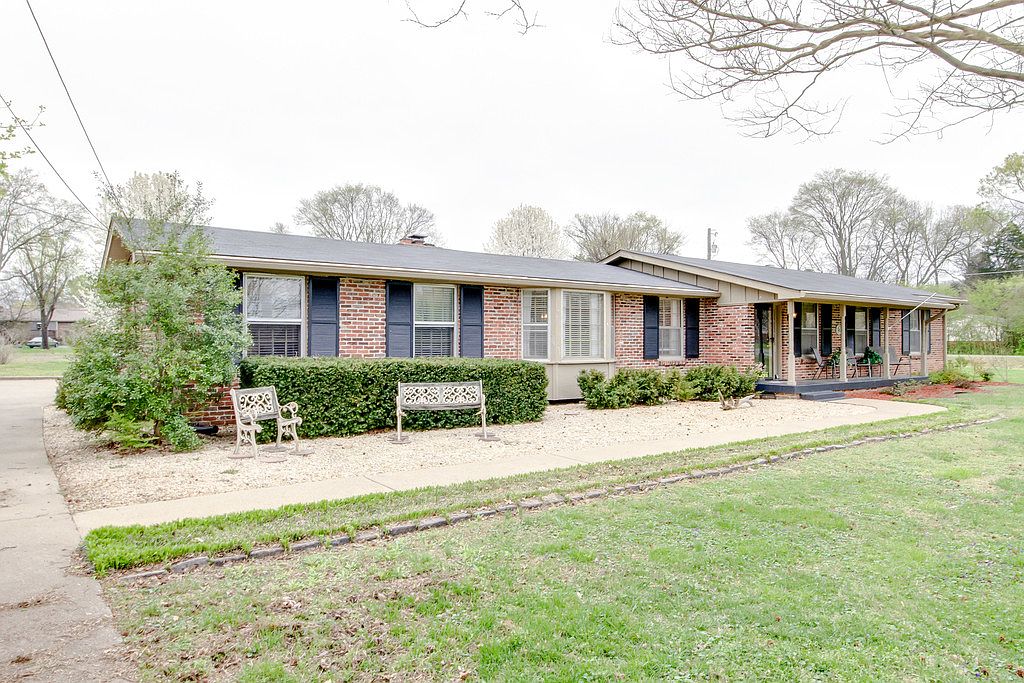 219 Cherokee Rd, Hendersonville, TN 37075 Zillow